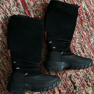Hunter Wanderer Tall Sherpa Snow Boot